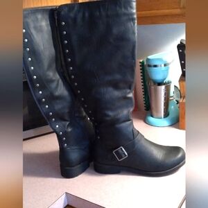 Olivia Miller riding boots